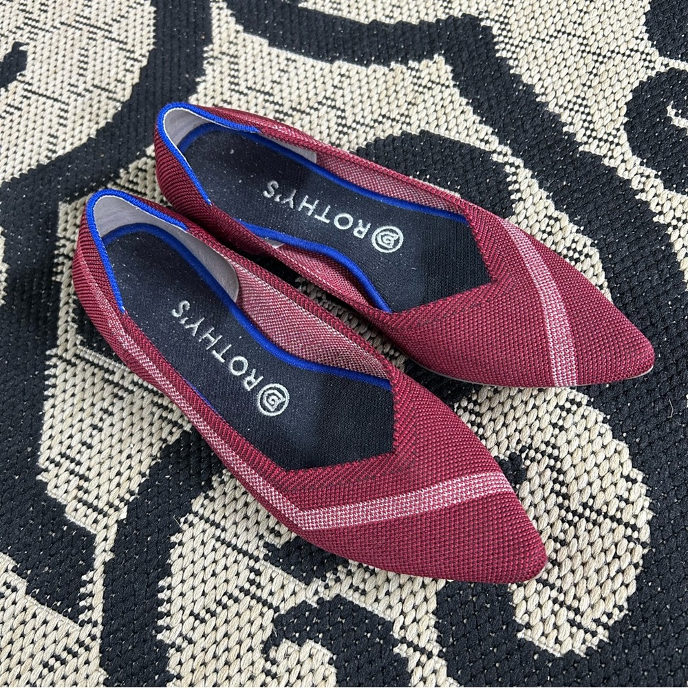 Red Stripe Rothys Point 8.5